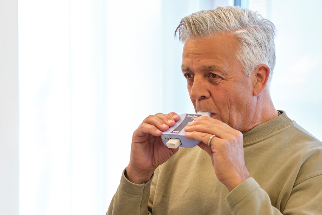 NDD EasyOne Sky Spirometer in clinical use